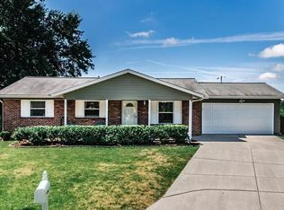 3221 Stonehenge Dr, Saint Charles, MO