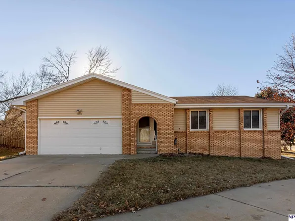 13519 Berry Cir, Omaha, NE 68137