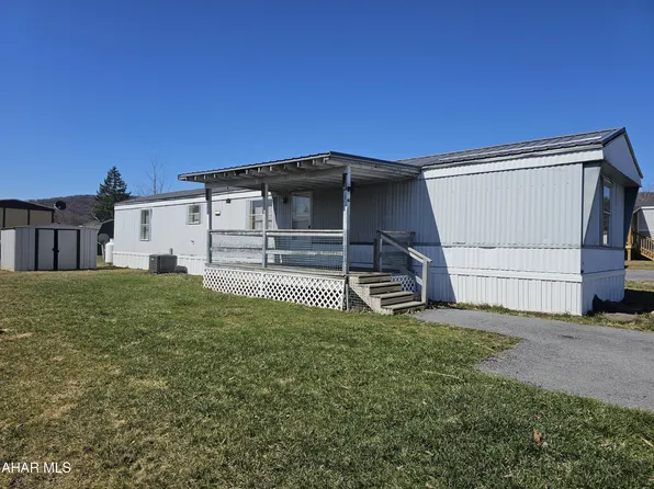 137 Cambridge Dr, Duncansville, PA 16635