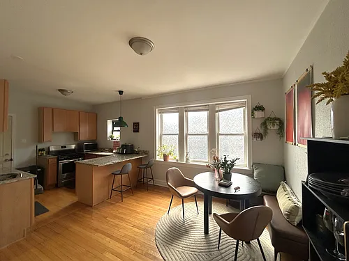 2046 N Albany Ave #2W Photo 1