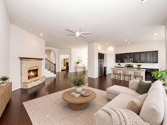 2nd image of 8131 Black Percher St