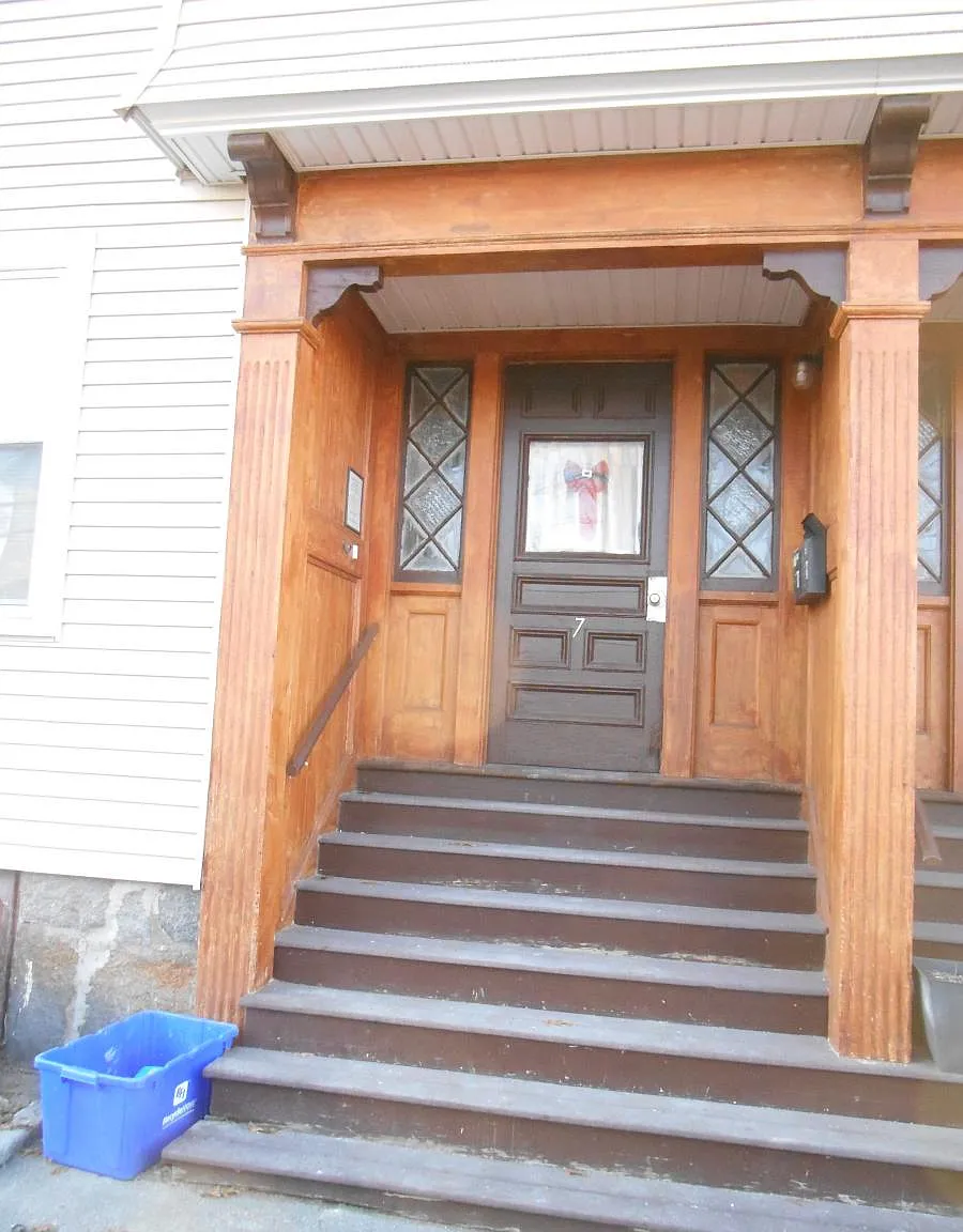 3 bed, $2,500 — Photo 2