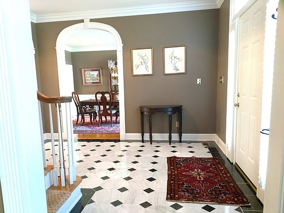 View of Foyer/DR from LR