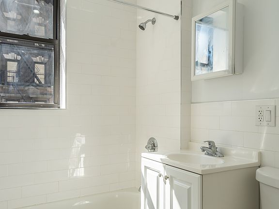 5th image of 229 W 101st St APT 2D