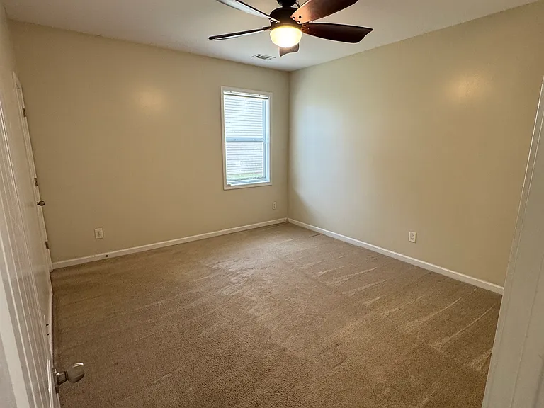 327 Hearthwood Dr — Photo 7