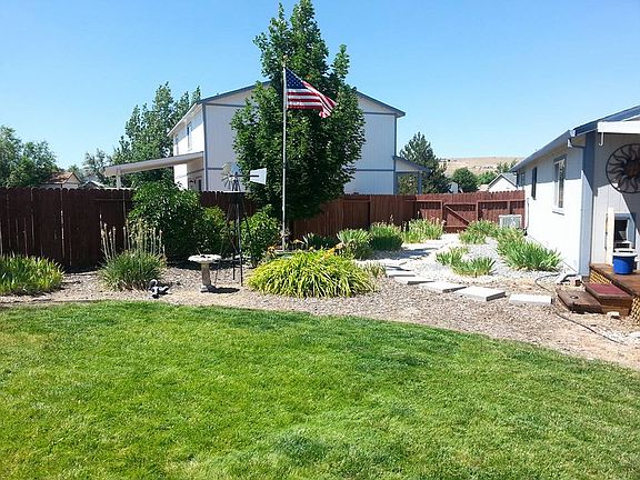 3rd image of 5908 Poinsettia Ct