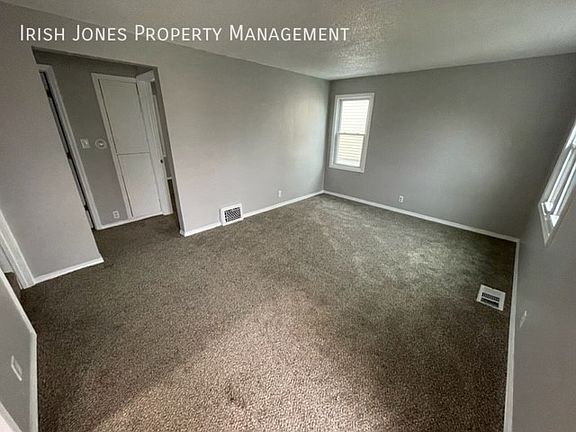 5th image of 33 Tillotson Pl