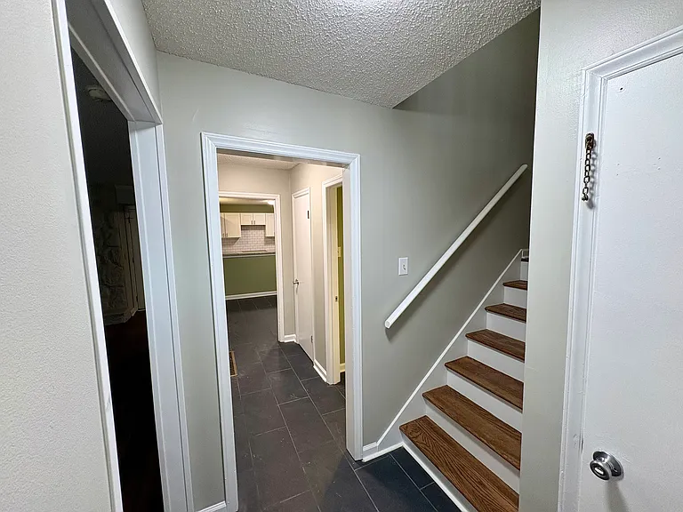 2505 Hawksbury Ln — Photo 11