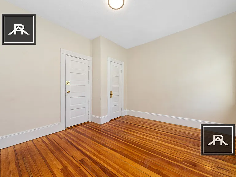 46 Brackett St #3 — Photo 8