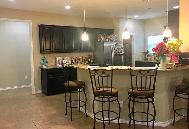 5 bed, 5.5 bath, 2776 sqft, $4,500 — Photo 4