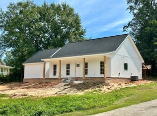 1131 E Lakeshore Dr, Carriere, MS 39426