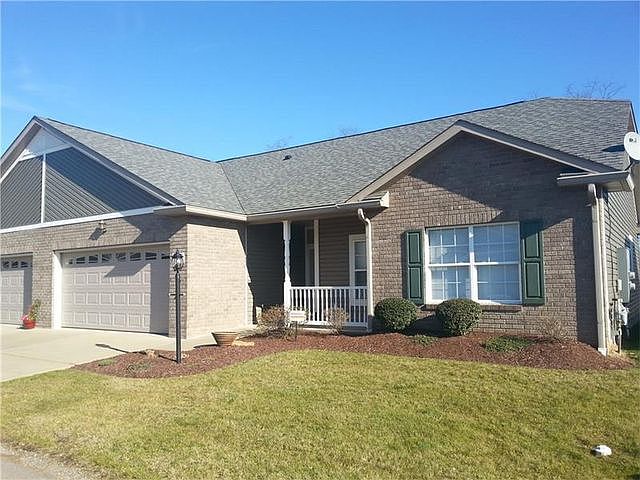 Patio Home w 2 car Garage