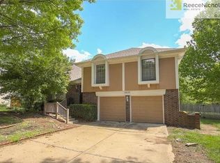 10137 Long St, Lenexa, KS 66215