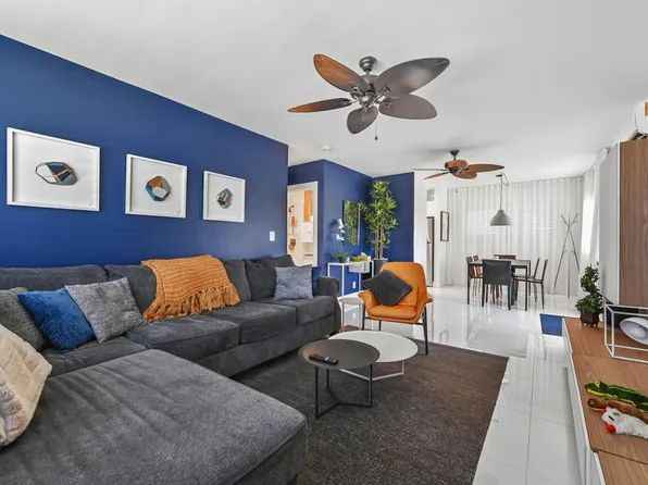 900 Atlantic Shores Boulevard #202, Hallandale Beach, FL 33009