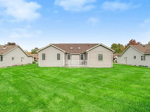 4th image of 17854 Bay Winds Dr