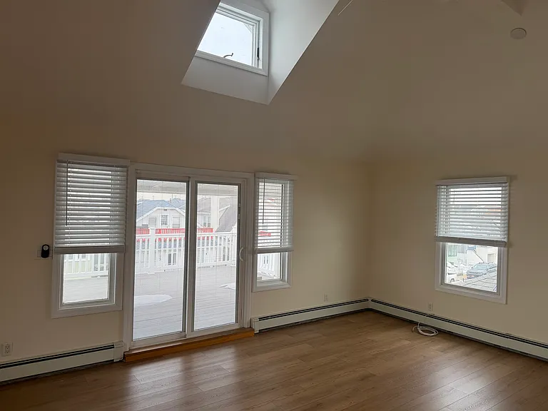 39 Indiana Ave #2 — Photo 16
