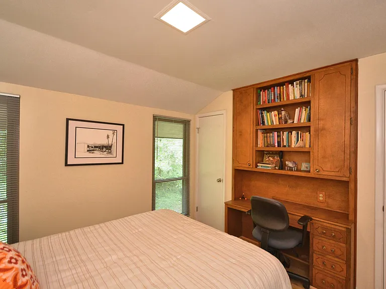 2268 Pine Ln — Photo 25