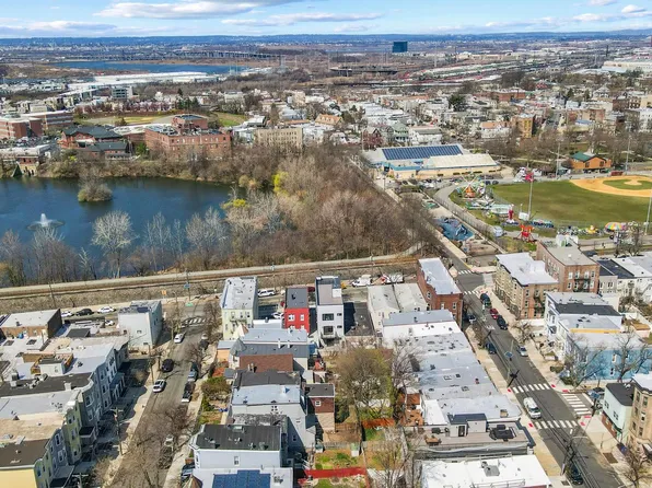 160 Central Avenue image 27 of 31