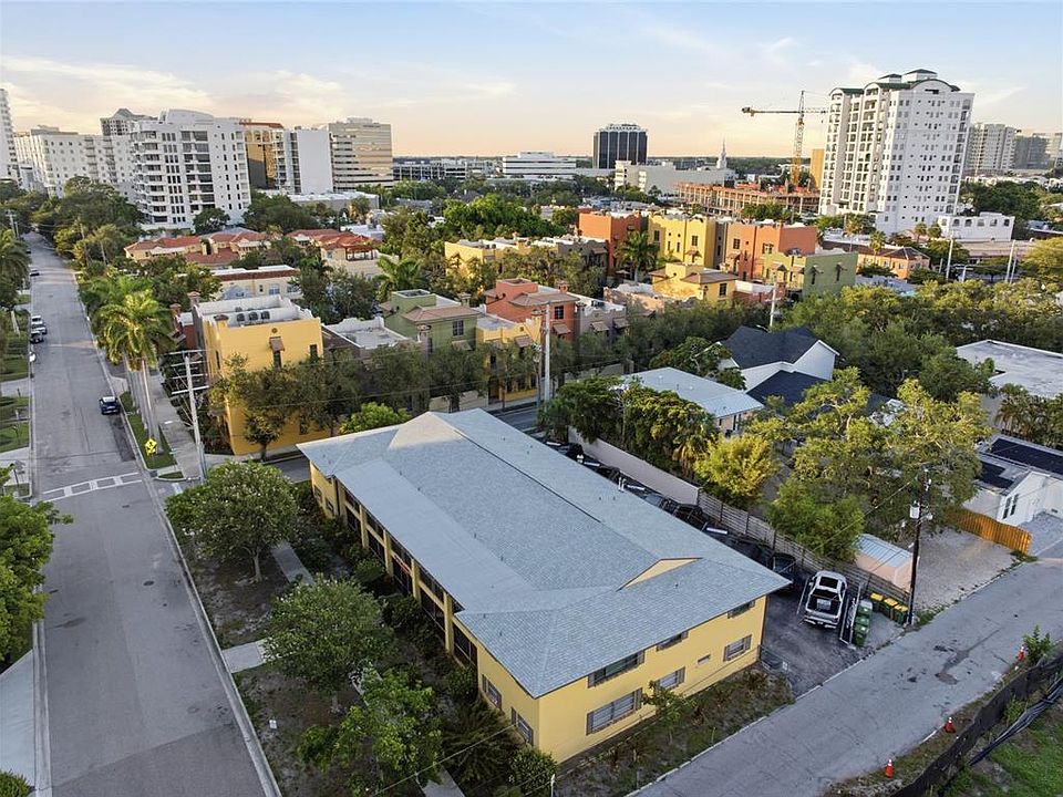 1st image of 615 S PALM AVENUE #10
