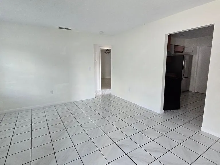 706 N Maryland Ave — Photo 15