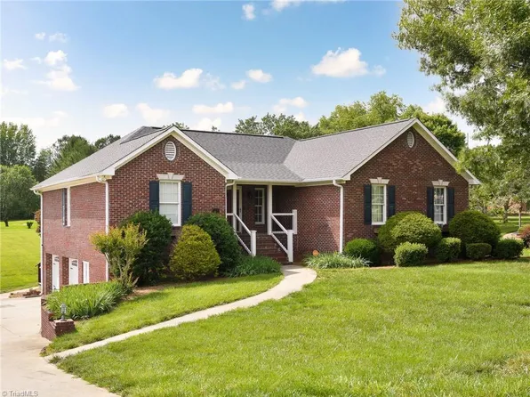 170 Deer Path Ln, Lexington, NC 27295