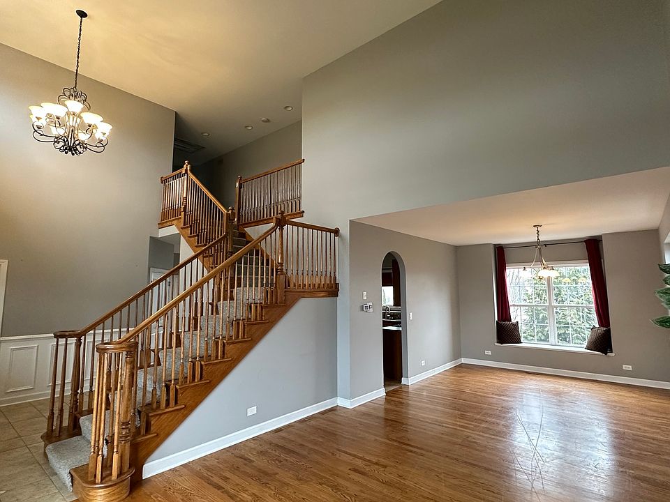 1349 Oak Ridge Ln, Montgomery, IL 60538 Zillow