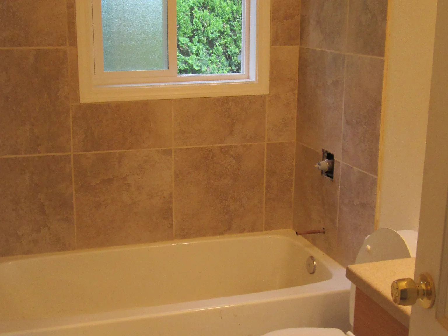 2 bed, 950 sqft, $2,300 — Photo 3