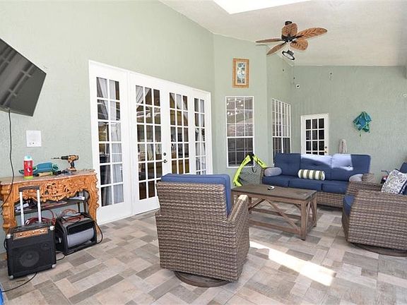 4th image of 2931 Zaharias Dr