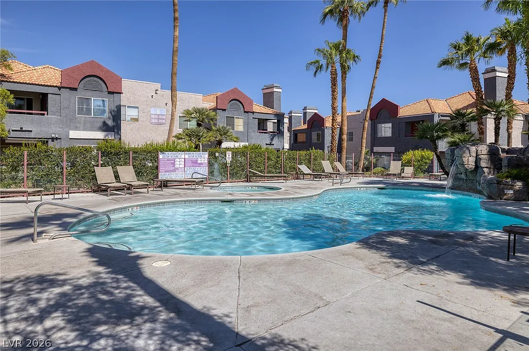 2 bed, 2.0 bath, 998 sqft, $1,350 — Photo 1