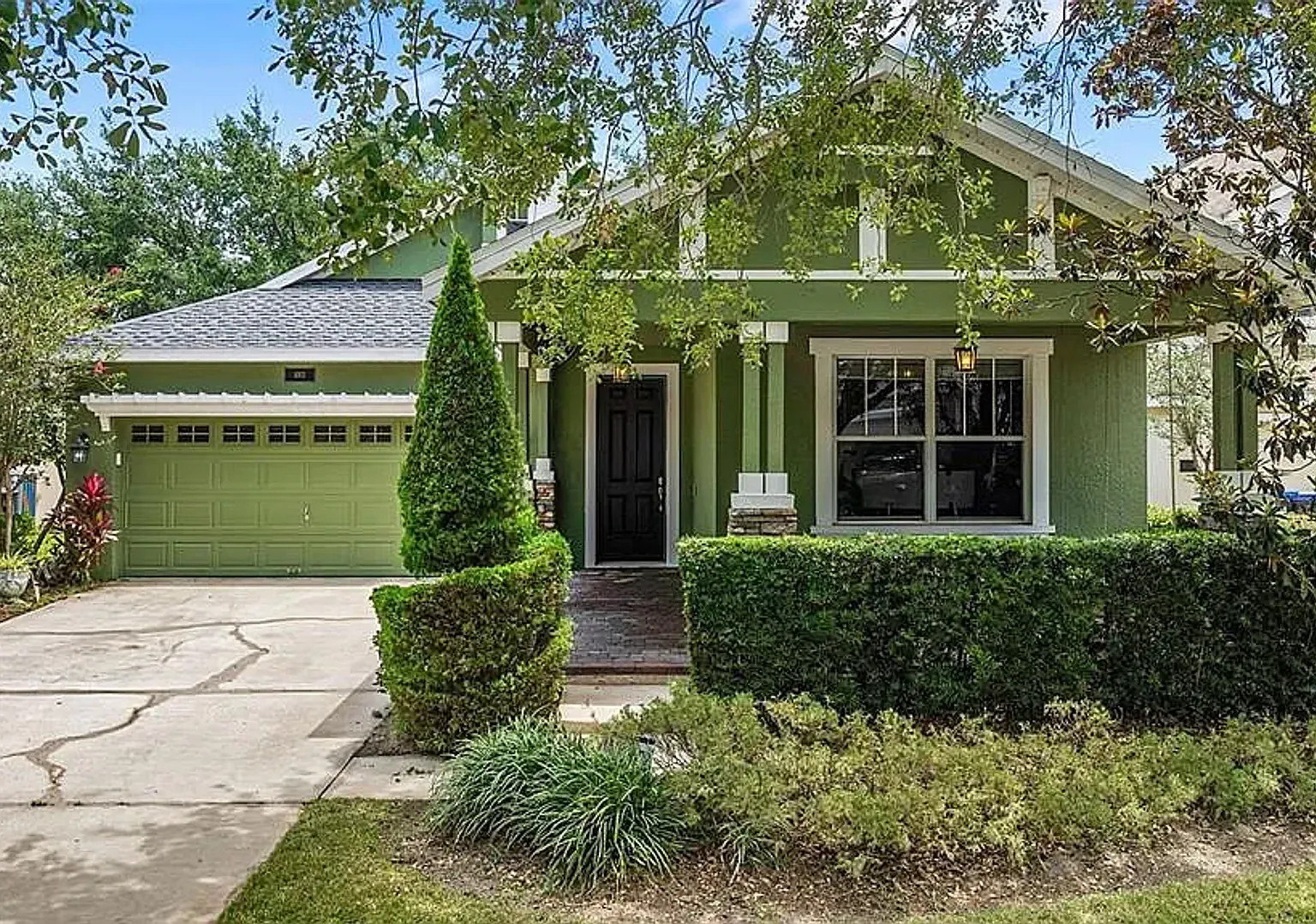 Windermere single family house with water view and no rear neighbors! Brand new vinyl floor, no c... — Photo 1