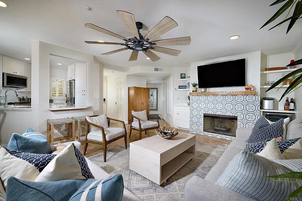 2 bed, 1075 sqft, $5,000 — Photo 3