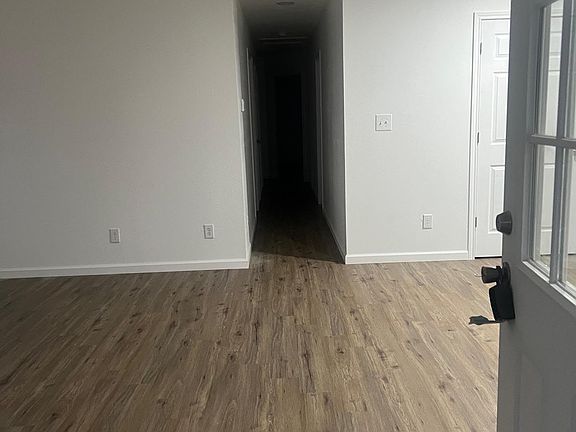 5th image of 221 Hull Ave