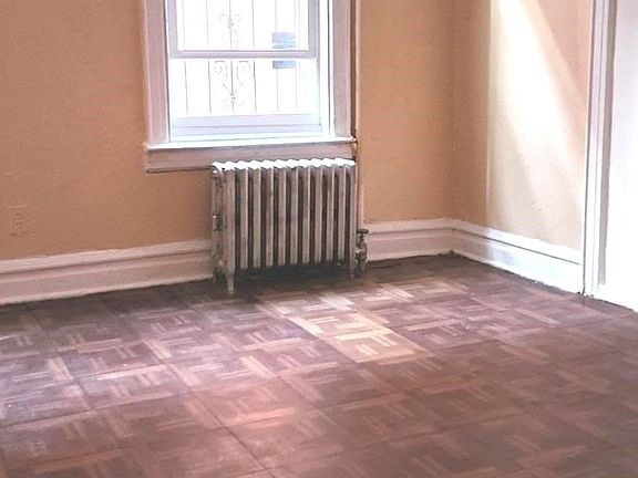 4th image of 1028 E 93rd St