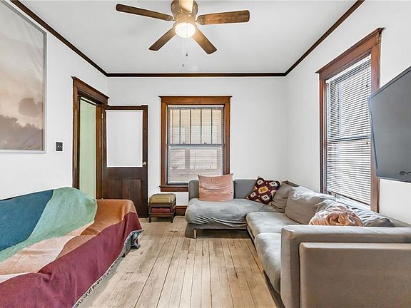 3rd image of 2803 Holly St