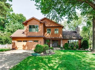 2103 Field Circle Ave, Akron, OH 44312