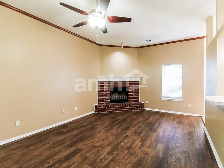 700 SW 156th Pl — Photo 5
