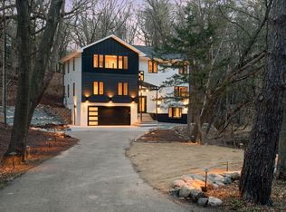 14755 Wychewood Rd, Minnetonka, MN 55345