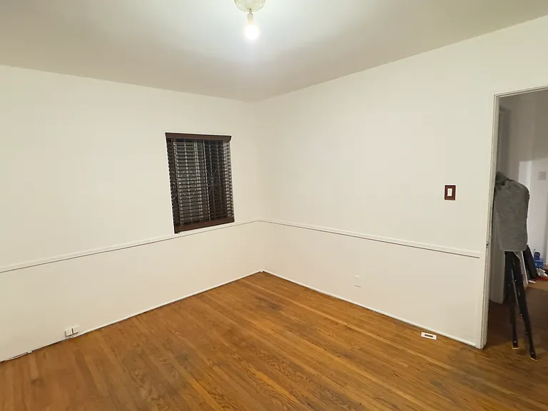 878 Warren Ave — Photo 17