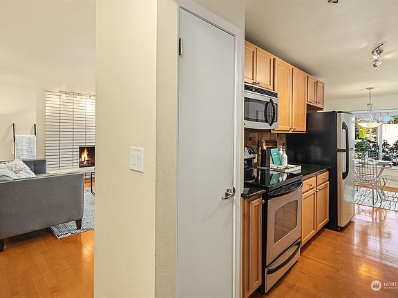 2nd image of 5249 40th Avenue NE #201