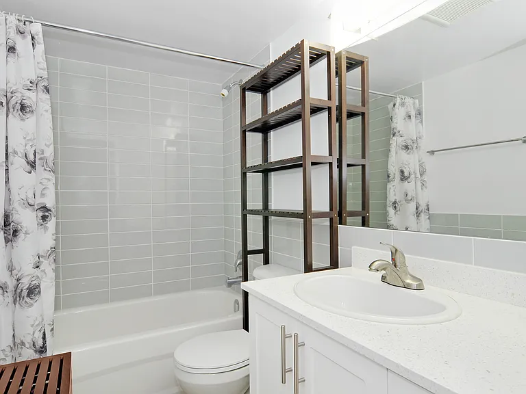 5976 Tisdall St — Photo 5