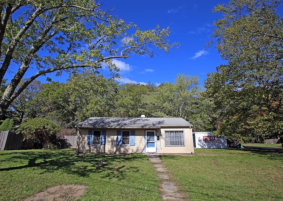 1st image of 221 Hogg Memorial Dr