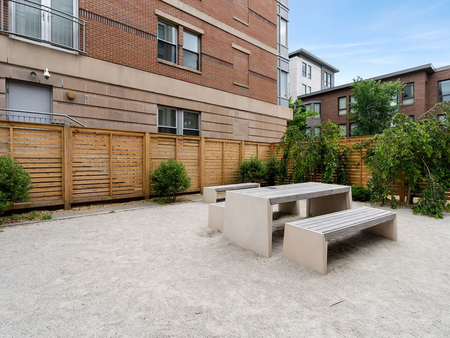 839 Beacon — Photo 4