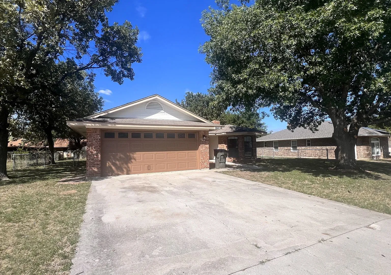 Three Bedroom Cozy Home Recently Remodeled! — Photo 2