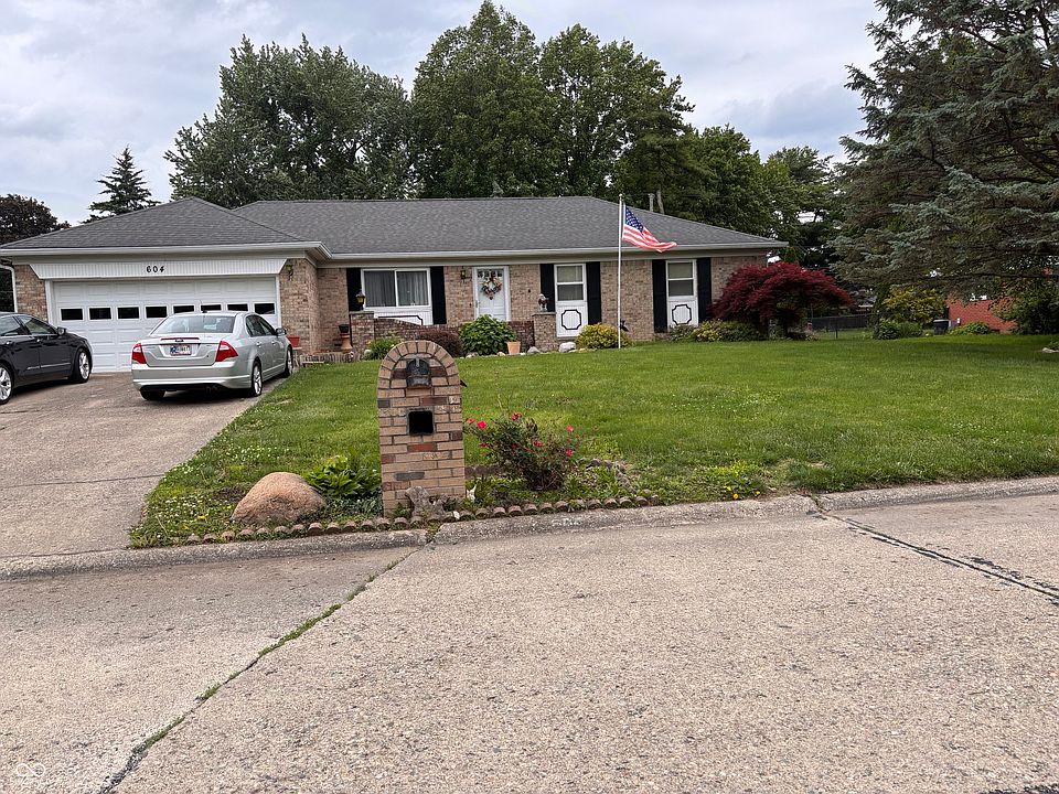 1st image of 604 Chariot Ln