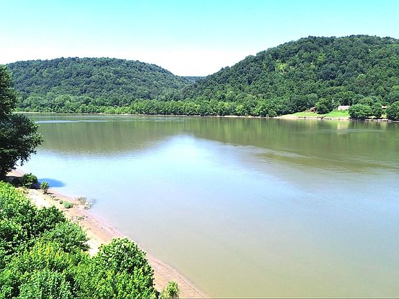 3rd image of 12 River Rd