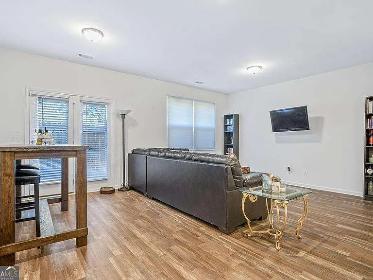 3220 Tarian Way — Photo 9