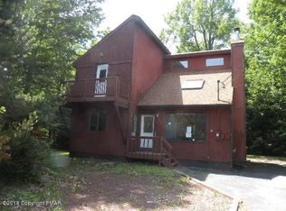 703 Edgewood Rd, Tobyhanna, PA 18466