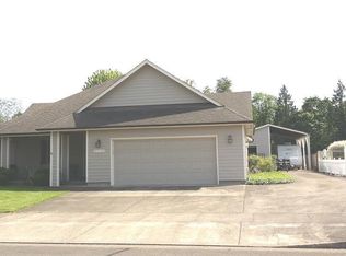 1316 E Burnett St, Stayton, OR
