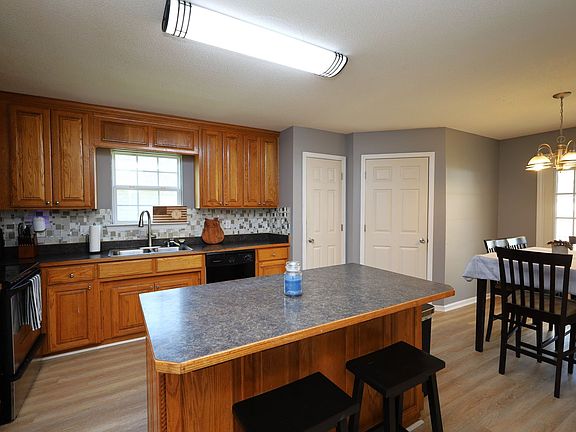 4th image of 500 Bryson Cir
