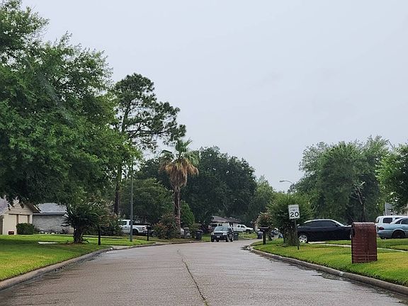 4th image of 9603 Willow Wood Ln